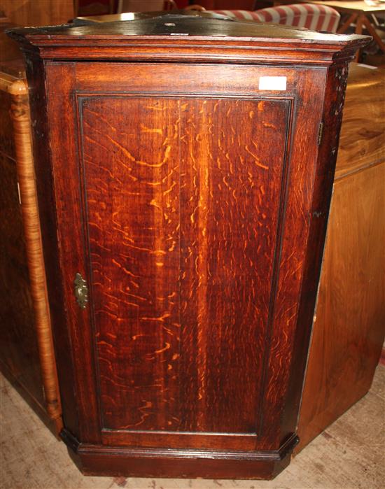 Early 19th century oak corner cupboard